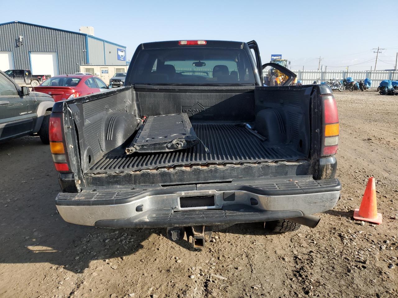 2005 GMC Sierra K2500 Heavy Duty VIN: 1GTHK23U75F829787 Lot: 83117414