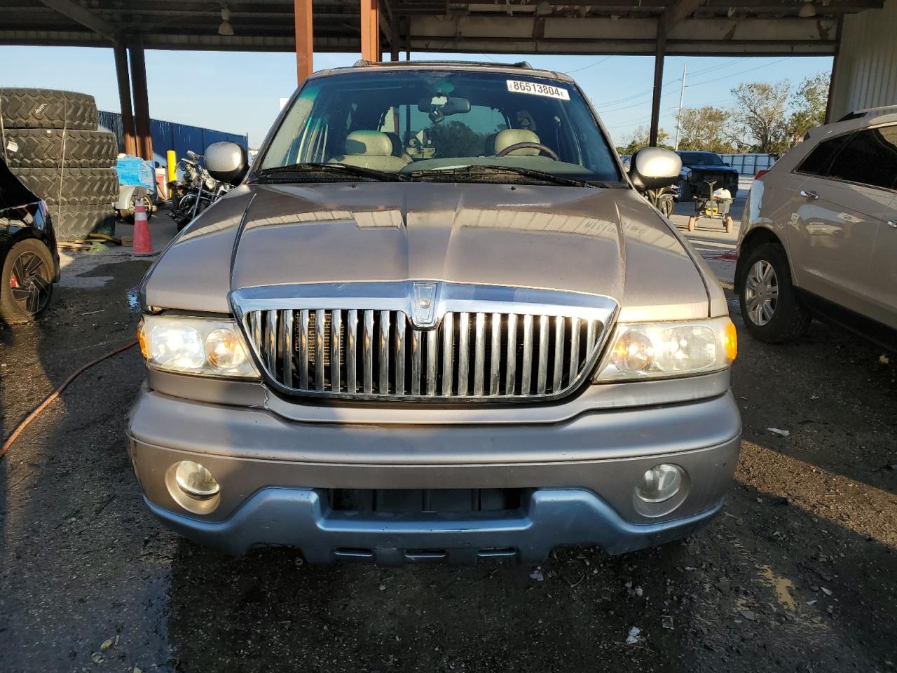 5LMEU27R32LJ00078 2002 Lincoln Navigator