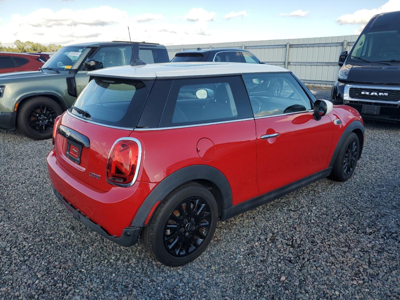 2020 Mini Cooper VIN: WMWXR3C05L2M81113 Lot: 85630654