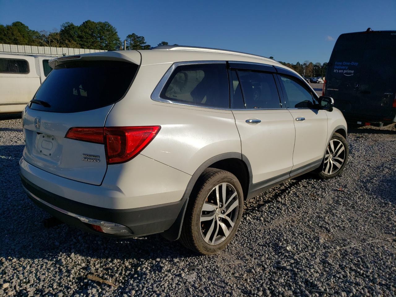 2017 Honda Pilot Touring VIN: 5FNYF6H92HB043985 Lot: 86896454