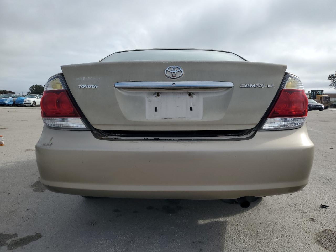 2003 Toyota Camry Le VIN: 4T1BE32K23U770252 Lot: 85487654