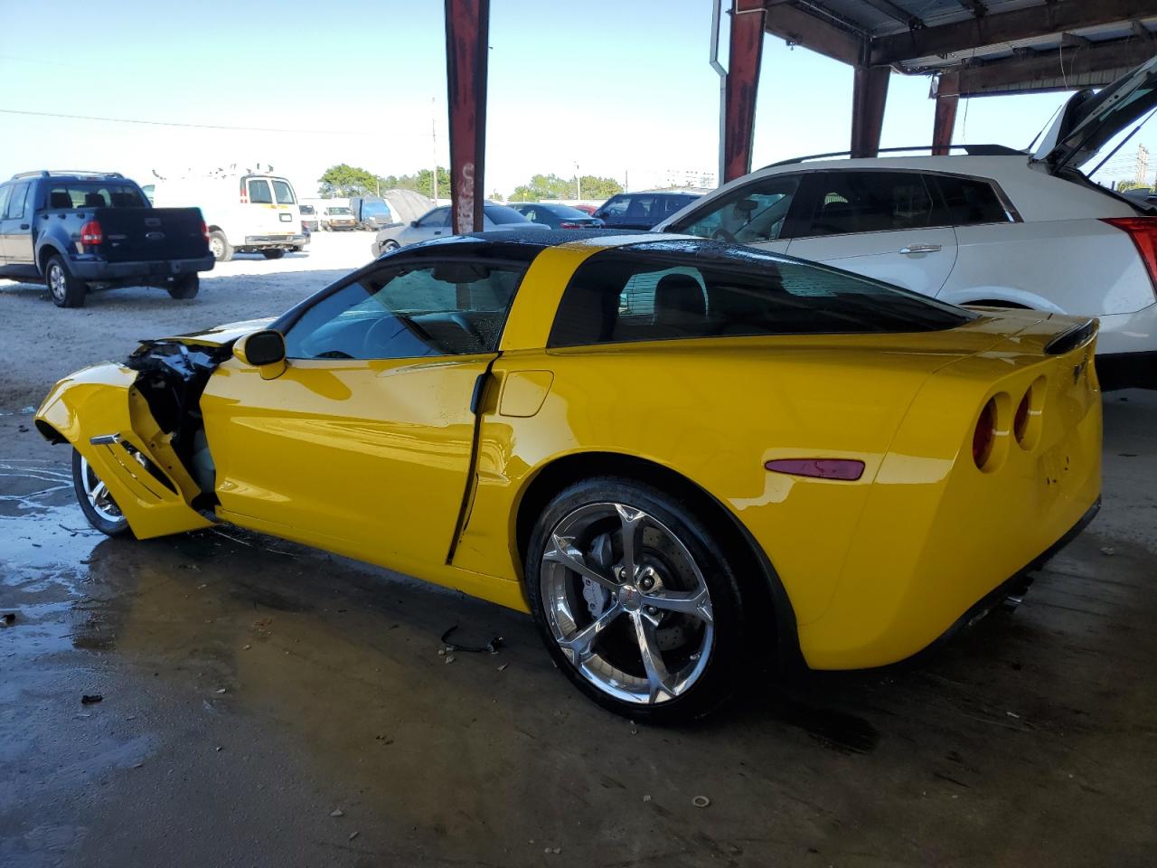 1G1YV2DW9B5102104 2011 Chevrolet Corvette Grand Sport