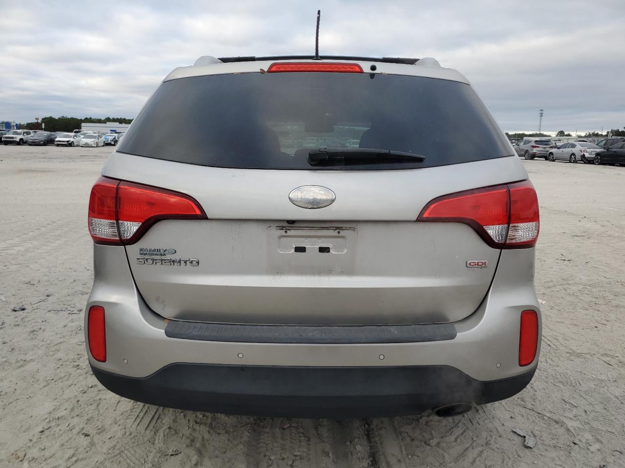 2015 Kia Sorento Lx VIN: 5XYKT3A68FG555589 Lot: 86420474