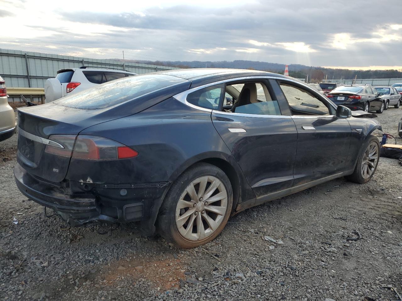 5YJSA1CN8DFP22472 2013 Tesla Model S