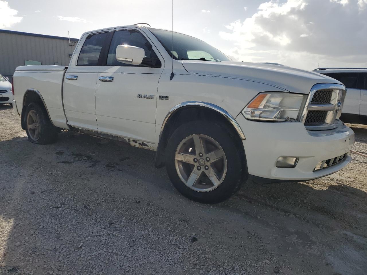 2009 Dodge Ram 1500 VIN: 1D3HV18T79S724415 Lot: 82400624