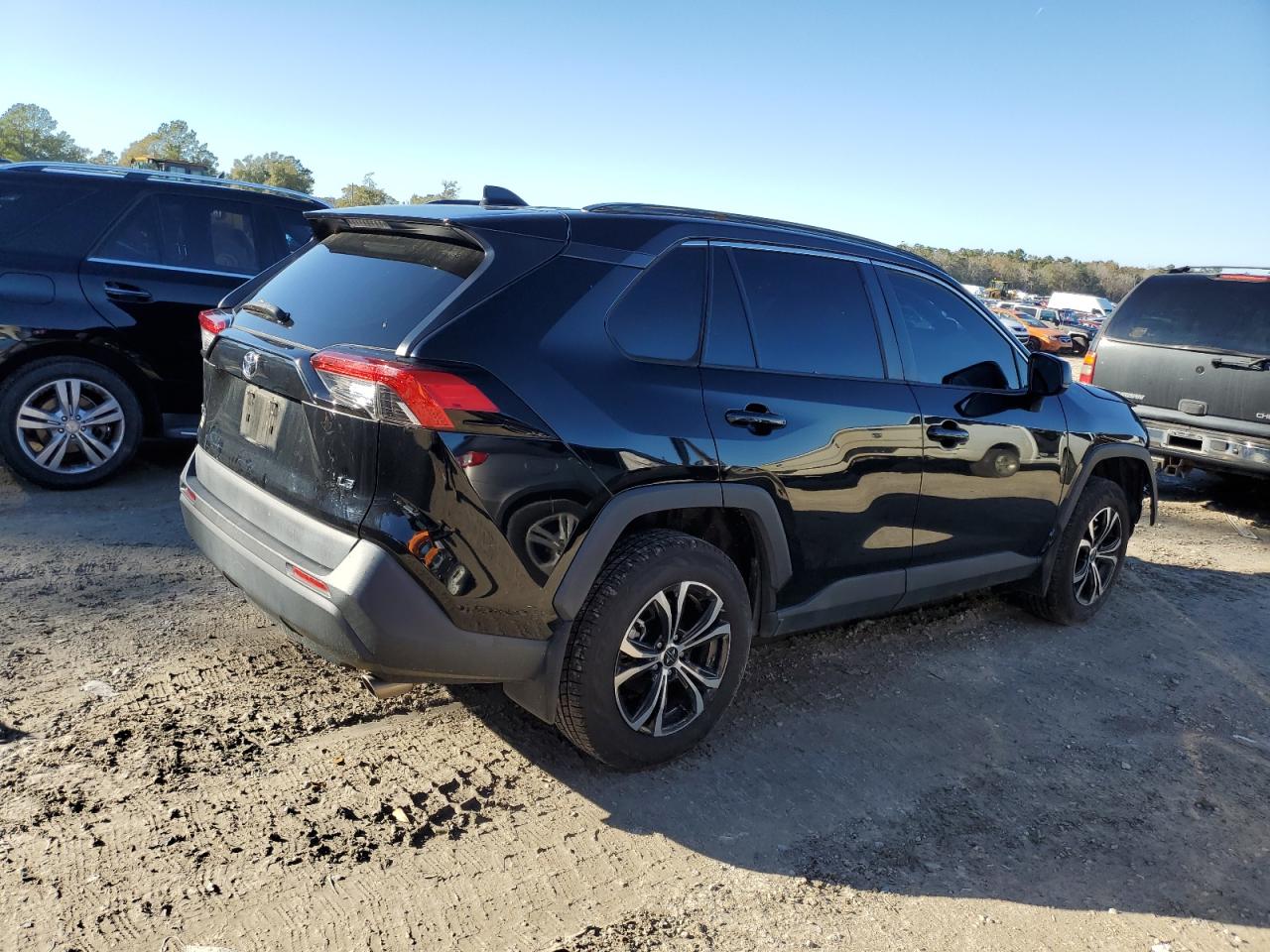 2T3H1RFV4KW053015 2019 Toyota Rav4 Le