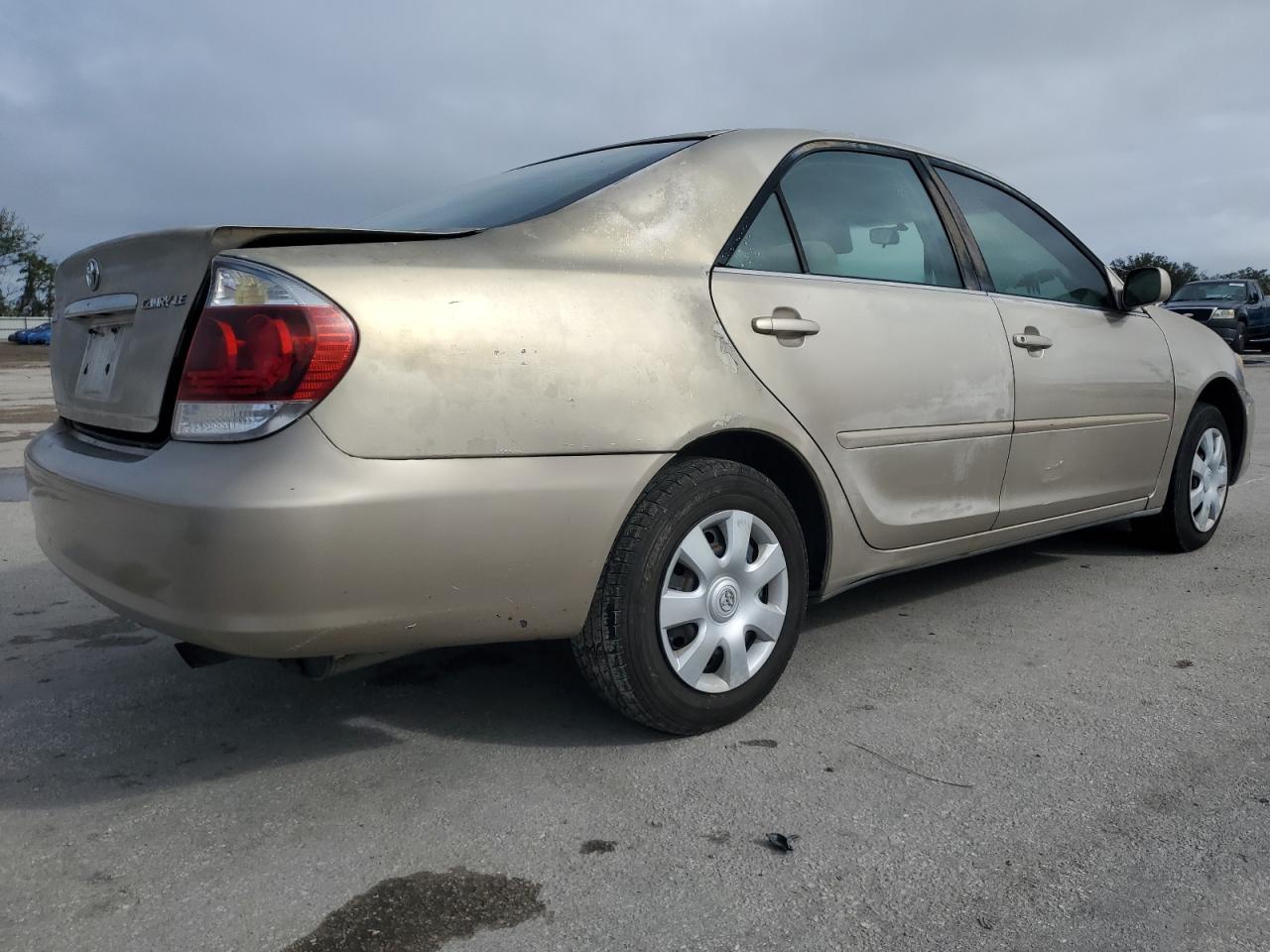 2003 Toyota Camry Le VIN: 4T1BE32K23U770252 Lot: 85487654