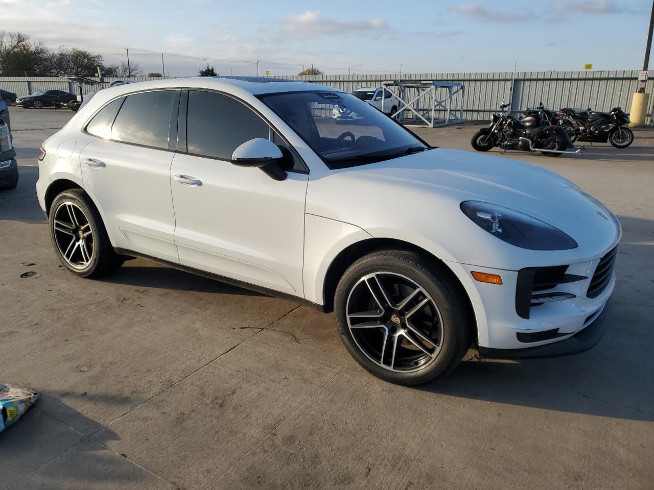 WP1AA2A58LLB06589 2020 Porsche Macan