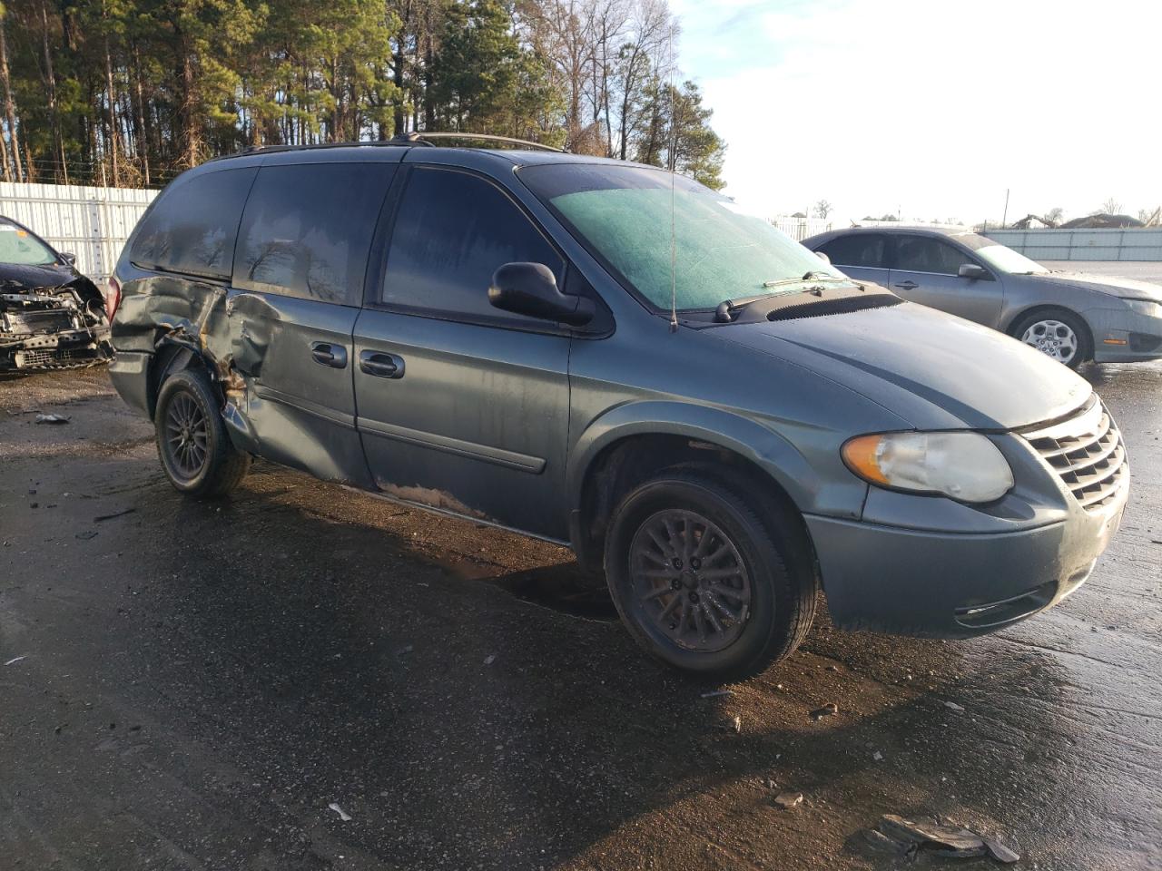 2006 Chrysler Town & Country Lx VIN: 1A4GP44RX6B755593 Lot: 86865424