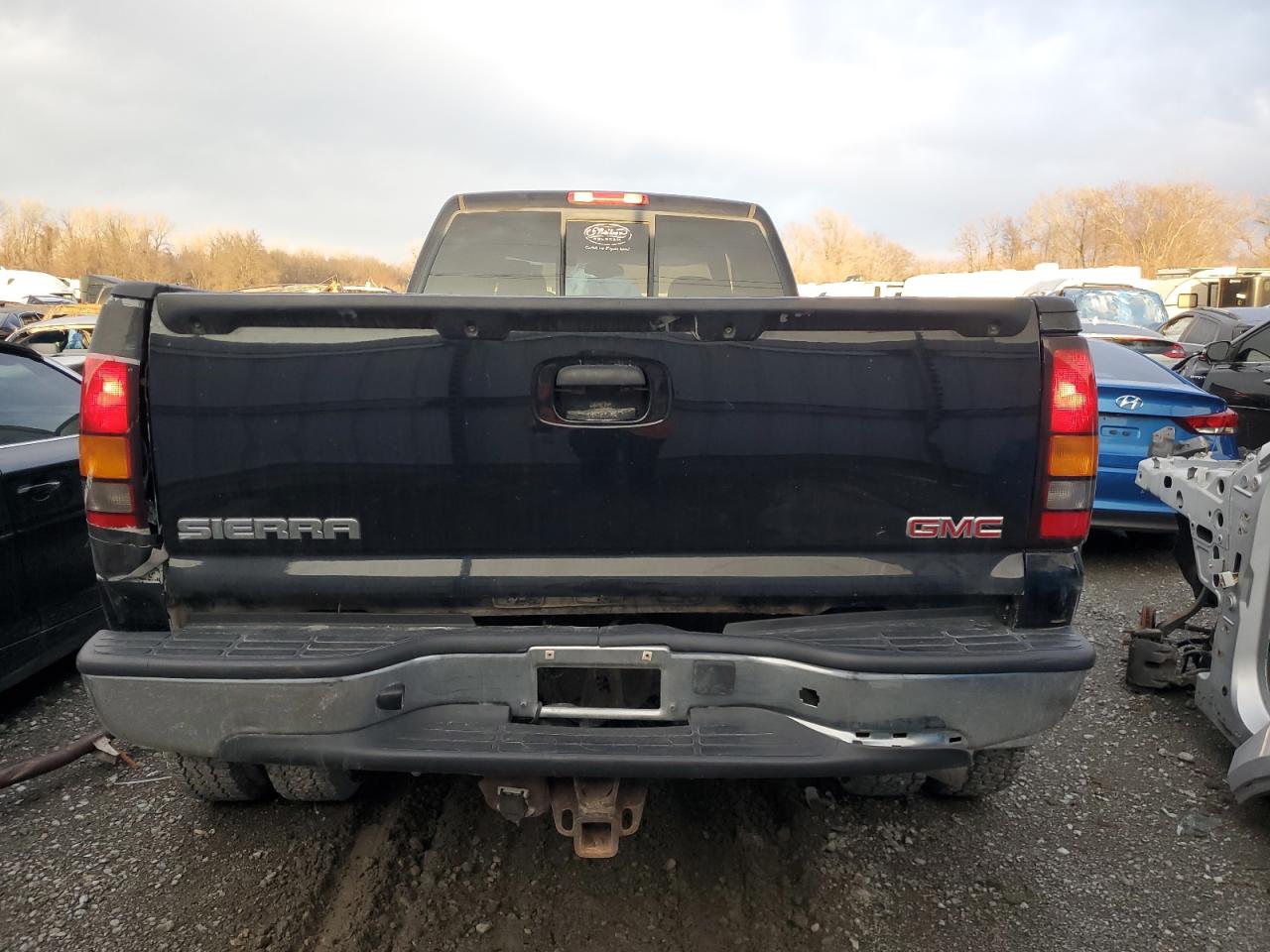 2005 GMC New Sierra K3500 VIN: 1GTJK33235F863716 Lot: 84085004