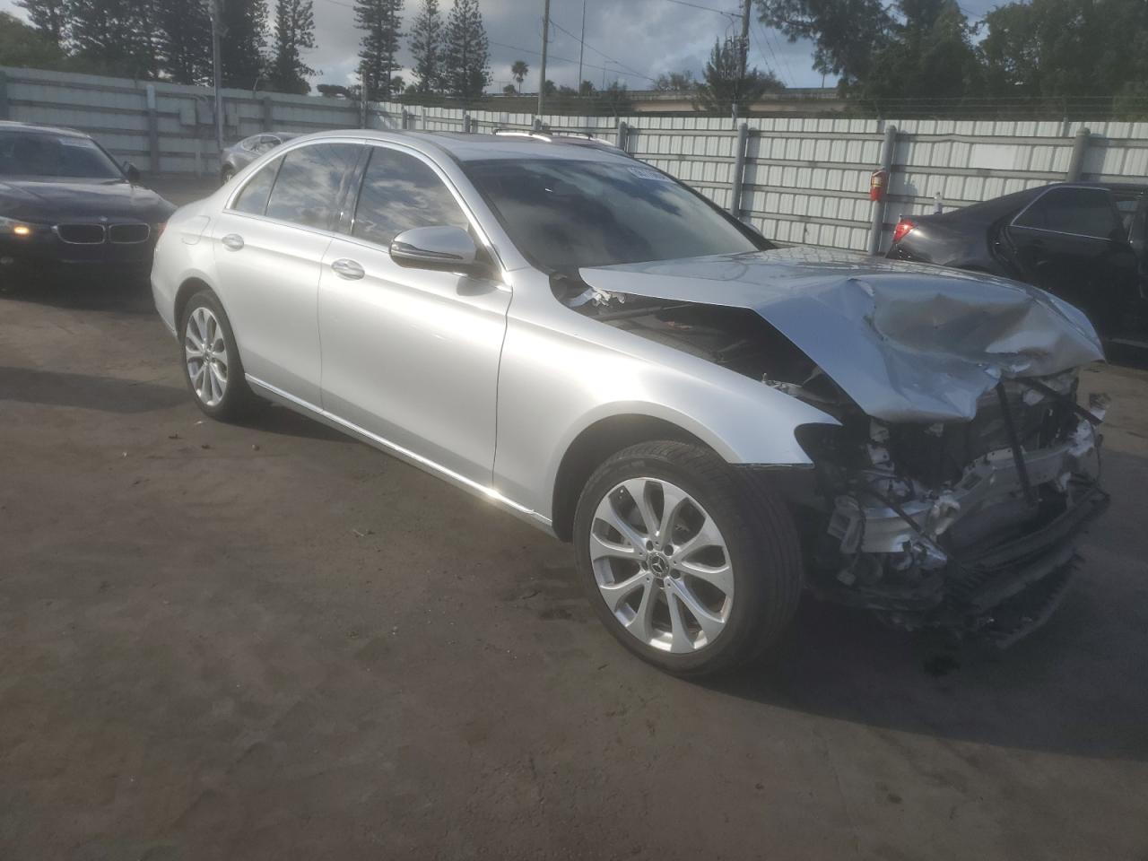 2018 Mercedes-Benz E 300 VIN: WDDZF4JB2JA383227 Lot: 86776664