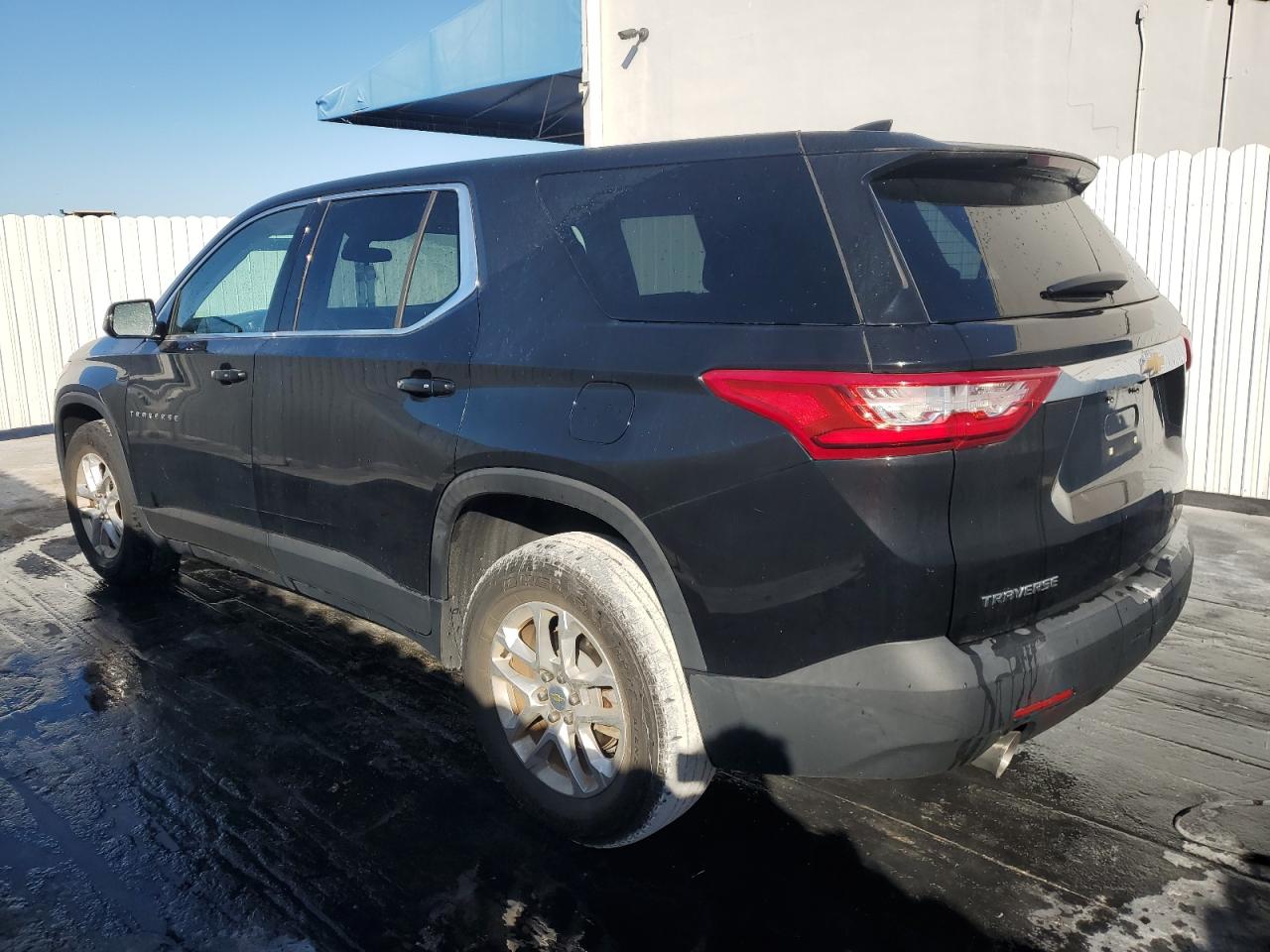 2018 Chevrolet Traverse Ls VIN: 1GNERFKW4JJ170817 Lot: 82894994