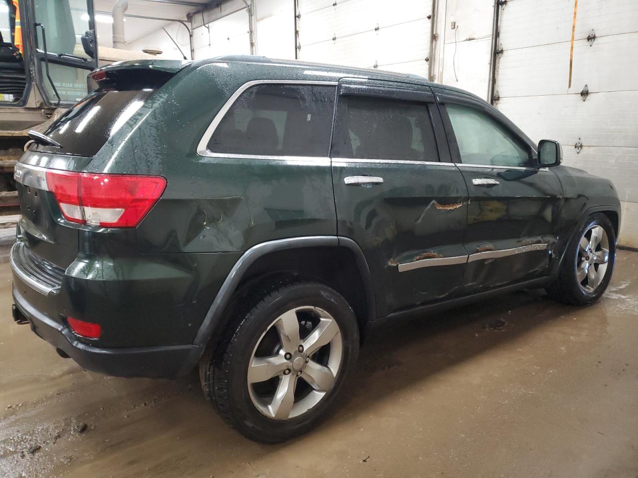 1J4RR6GG6BC605462 2011 Jeep Grand Cherokee Overland