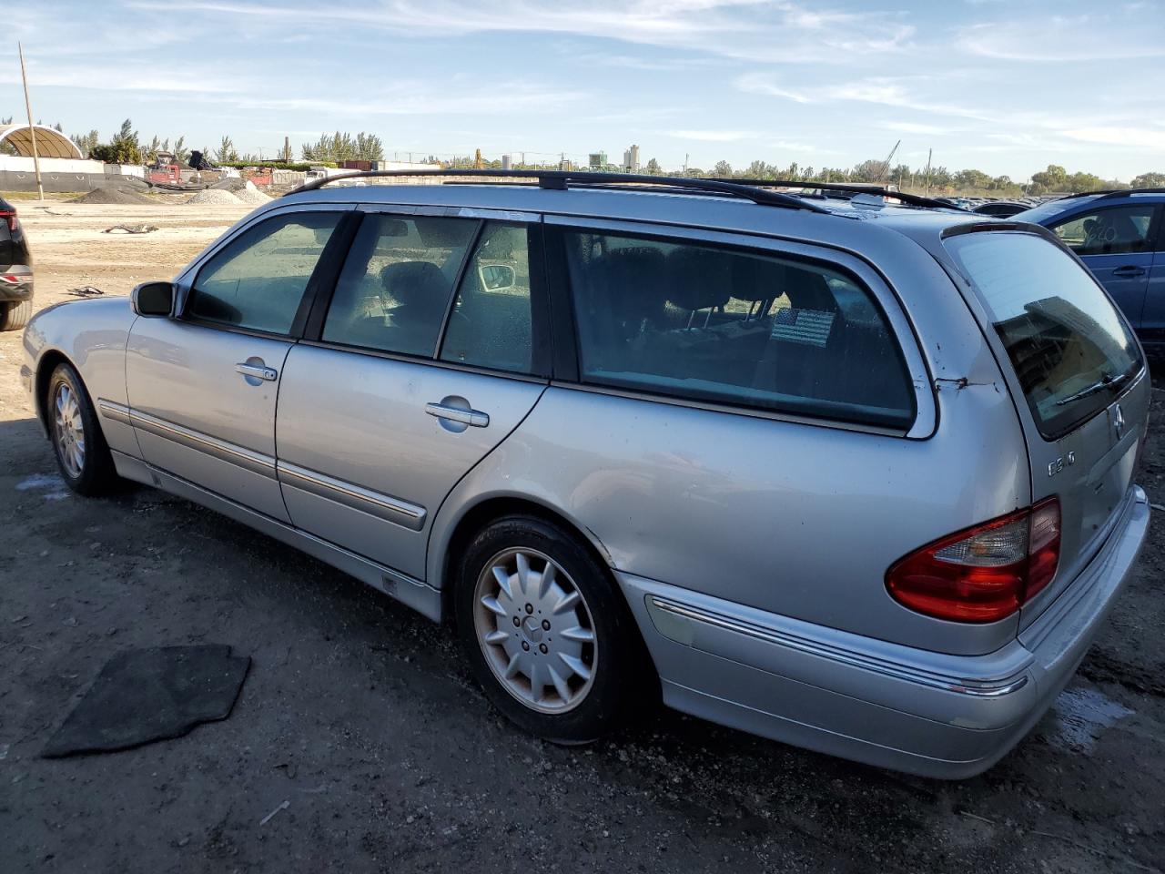 2000 Mercedes-Benz E 320 VIN: WDBJH65J2YB067490 Lot: 85840934