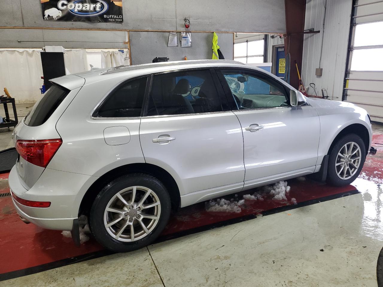 WA1LKAFP2AA055492 2010 Audi Q5 Premium Plus