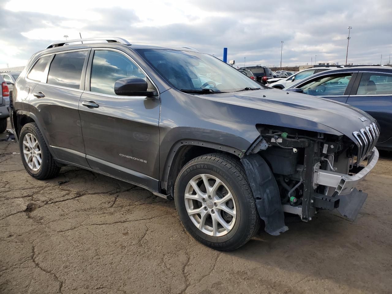 2017 Jeep Cherokee Latitude VIN: 1C4PJMCB2HW591067 Lot: 83093534