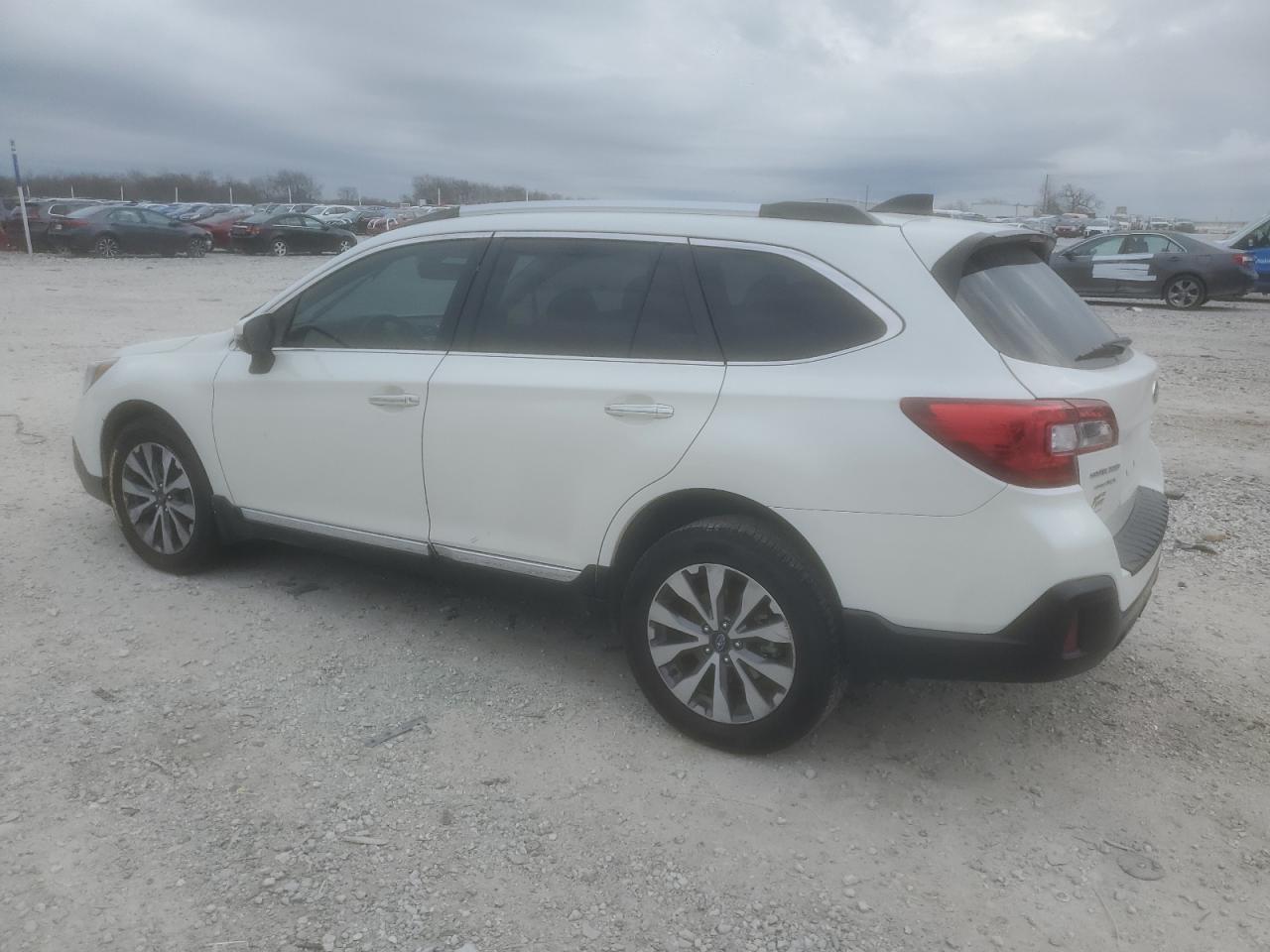 2018 Subaru Outback Touring VIN: 4S4BSATC2J3344293 Lot: 86158924