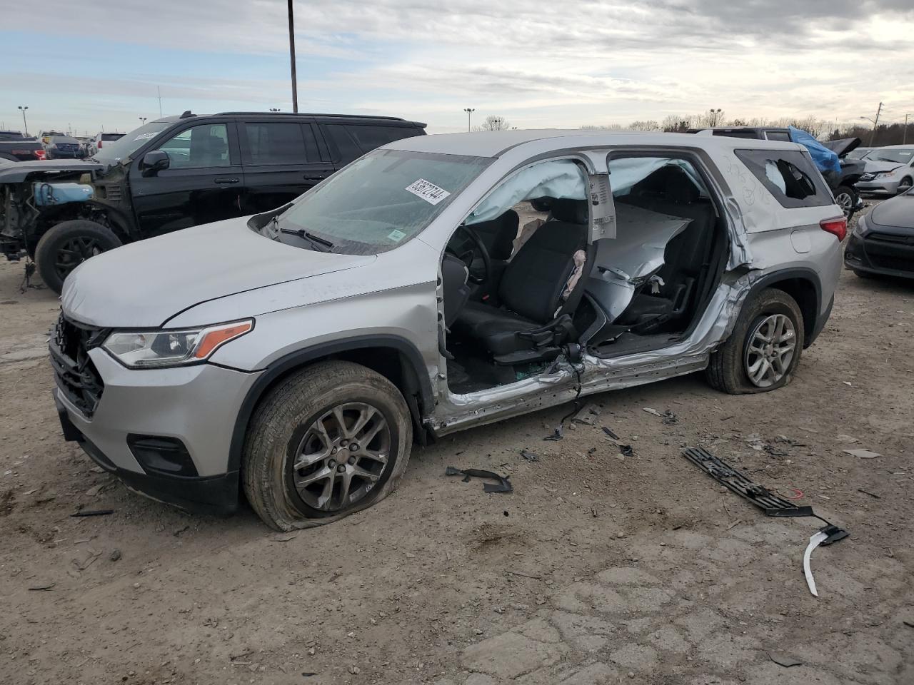 2019 Chevrolet Traverse Ls VIN: 1GNERFKW6KJ275795 Lot: 83672744