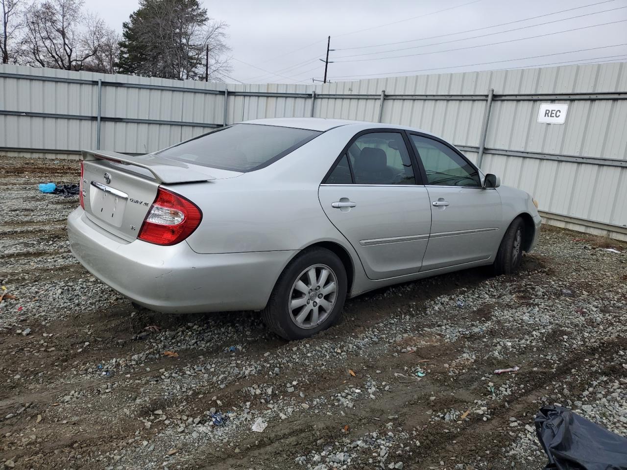 2004 Toyota Camry Le VIN: 4T1BF30K64U587146 Lot: 85320544