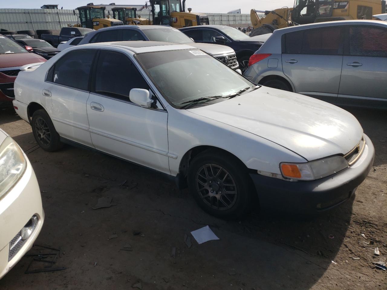 1996 Honda Accord Ex VIN: 1HGCD5663TA135841 Lot: 84059194