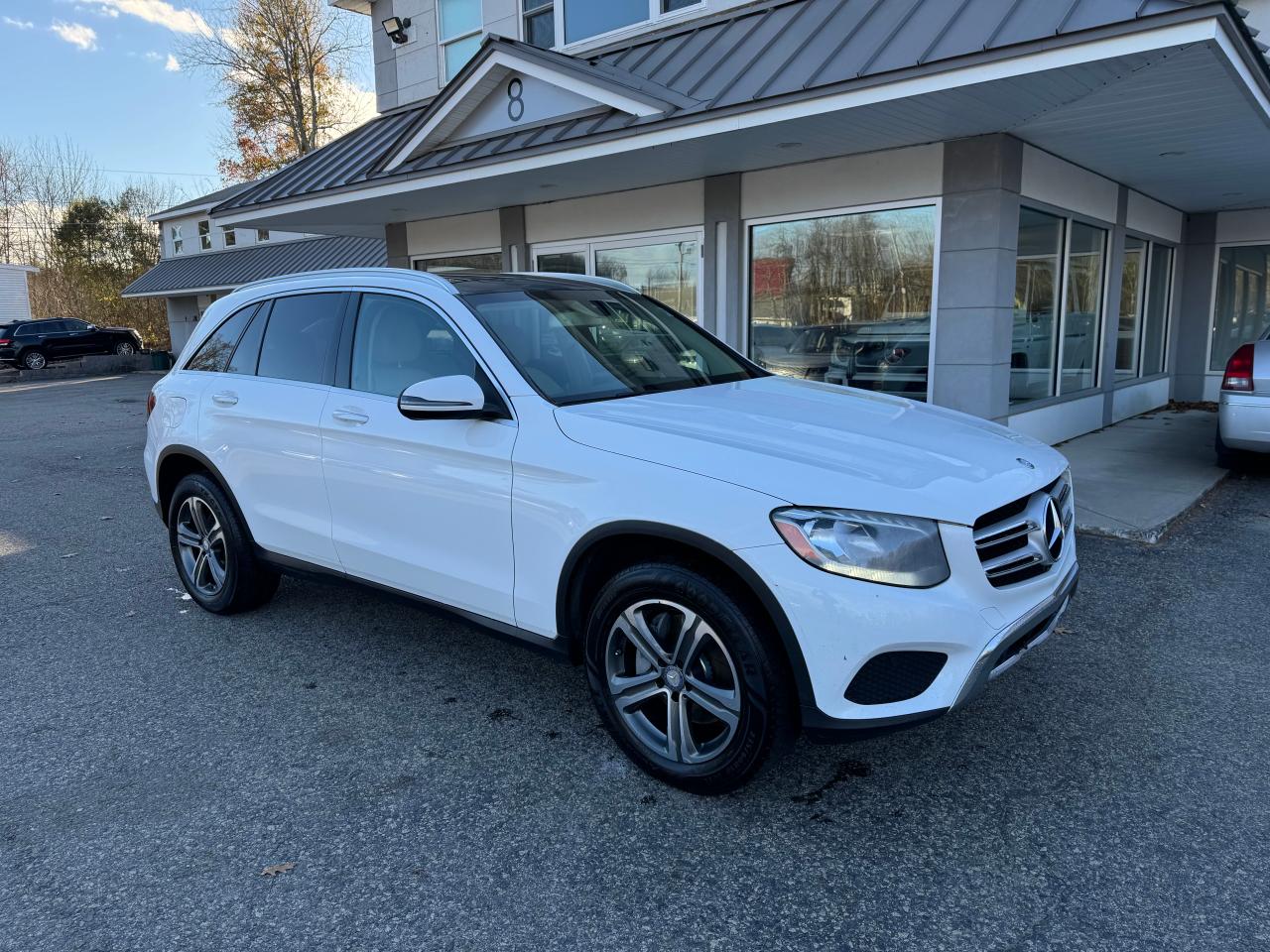 WDC0G4JB9HF194825 2017 Mercedes-Benz Glc 300