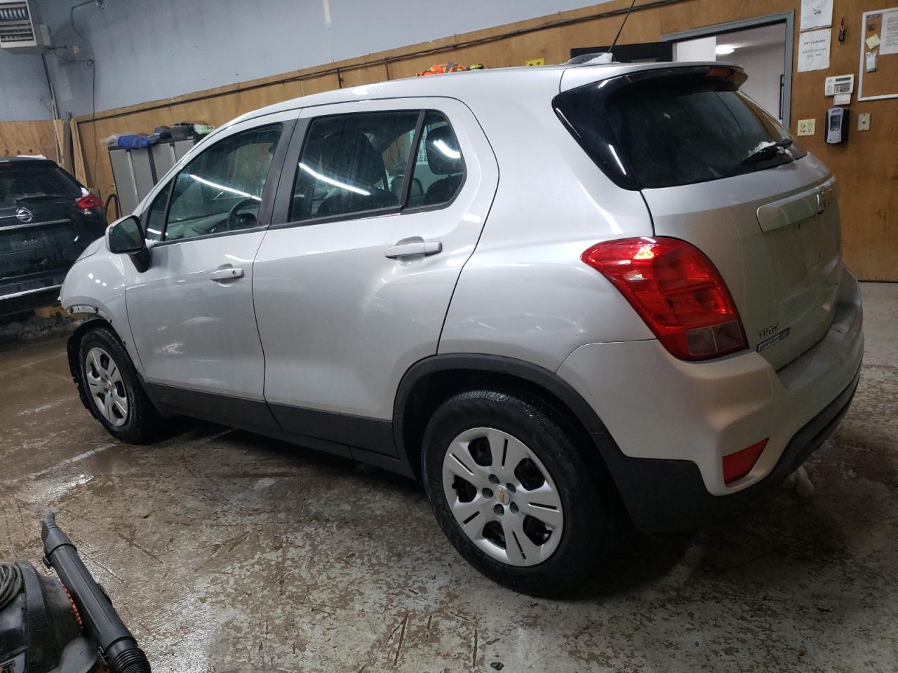 2018 Chevrolet Trax Ls VIN: 3GNCJKSB0JL318491 Lot: 82585084