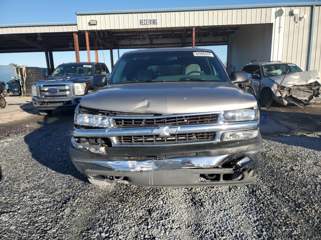 2001 Chevrolet Tahoe C1500 VIN: 1GNEC13T11R122461 Lot: 84906224