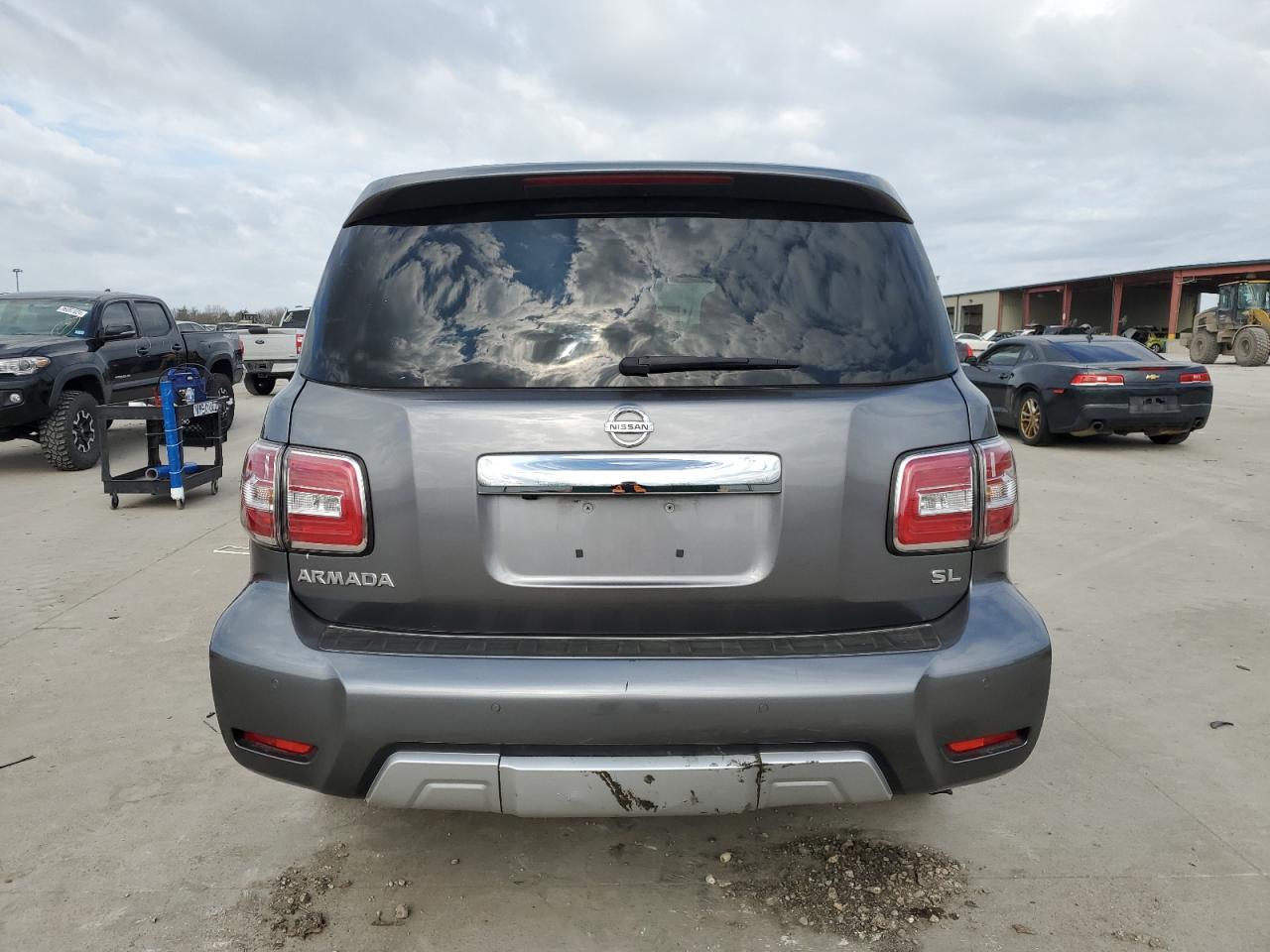 JN8AY2ND1JX002339 2018 Nissan Armada Sv