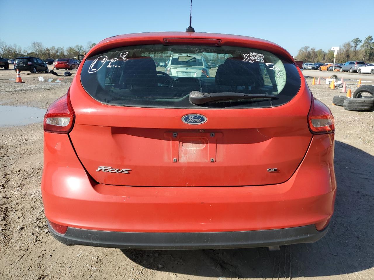 2016 Ford Focus Se VIN: 1FADP3K28GL379387 Lot: 86764454