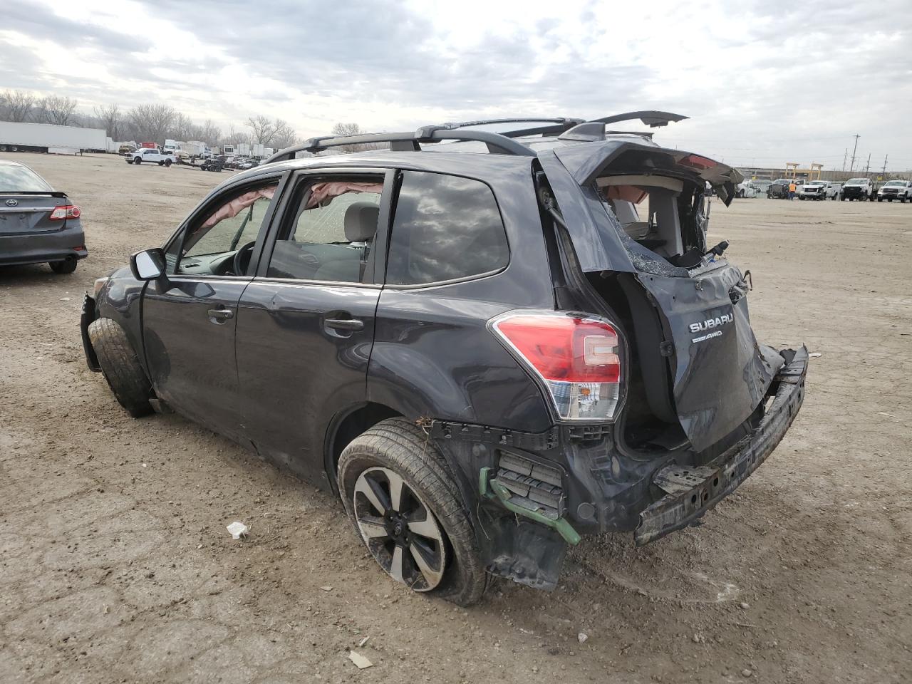 2018 Subaru Forester 2.5I Premium VIN: JF2SJAEC3JH493014 Lot: 83110204