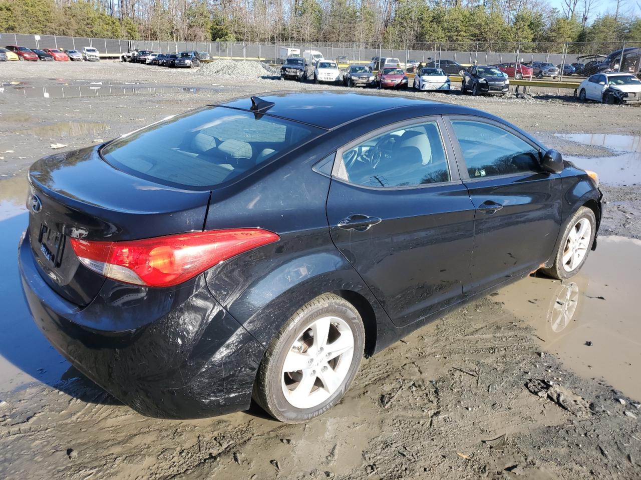 KMHDH4AE4CU308387 2012 Hyundai Elantra Gls