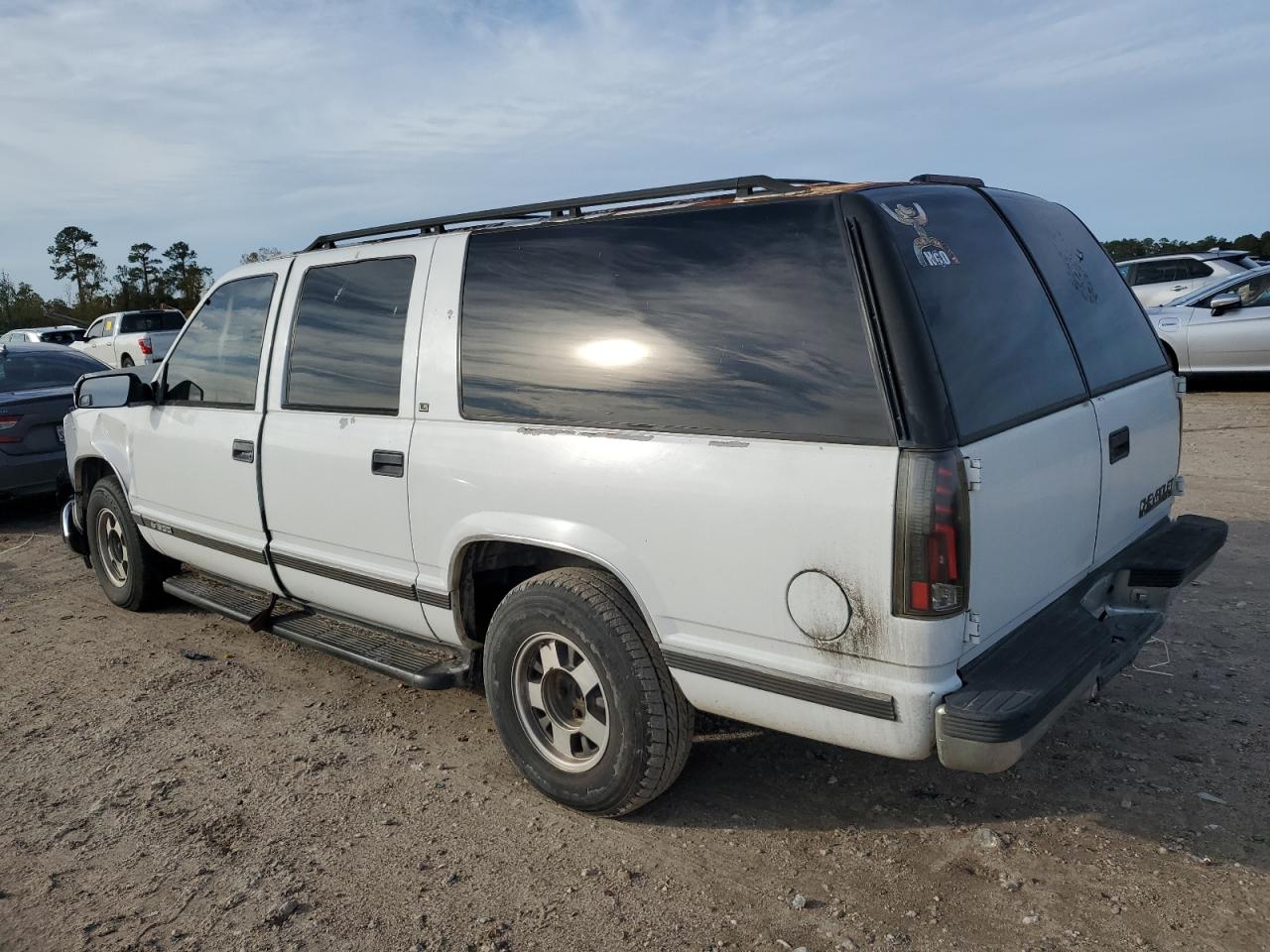 1997 Chevrolet Suburban C1500 VIN: 3GNEC16R1VG134325 Lot: 83903264