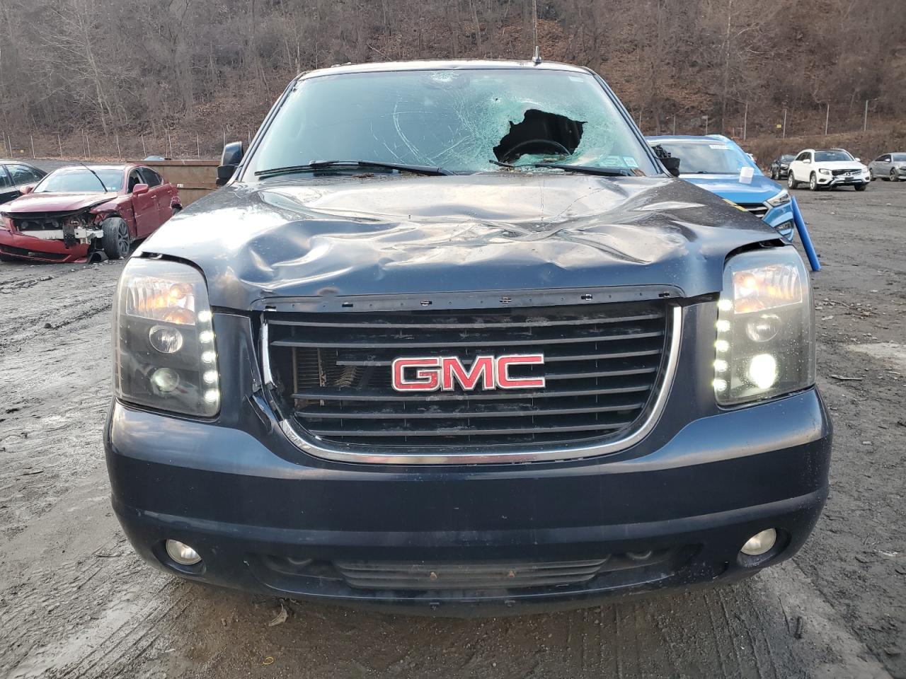 2007 GMC Yukon VIN: 1GKFK13017J354656 Lot: 83748434