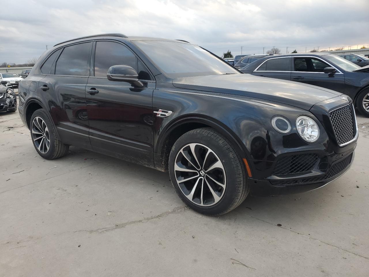 SJAAC2ZV0HC013798 2017 Bentley Bentayga