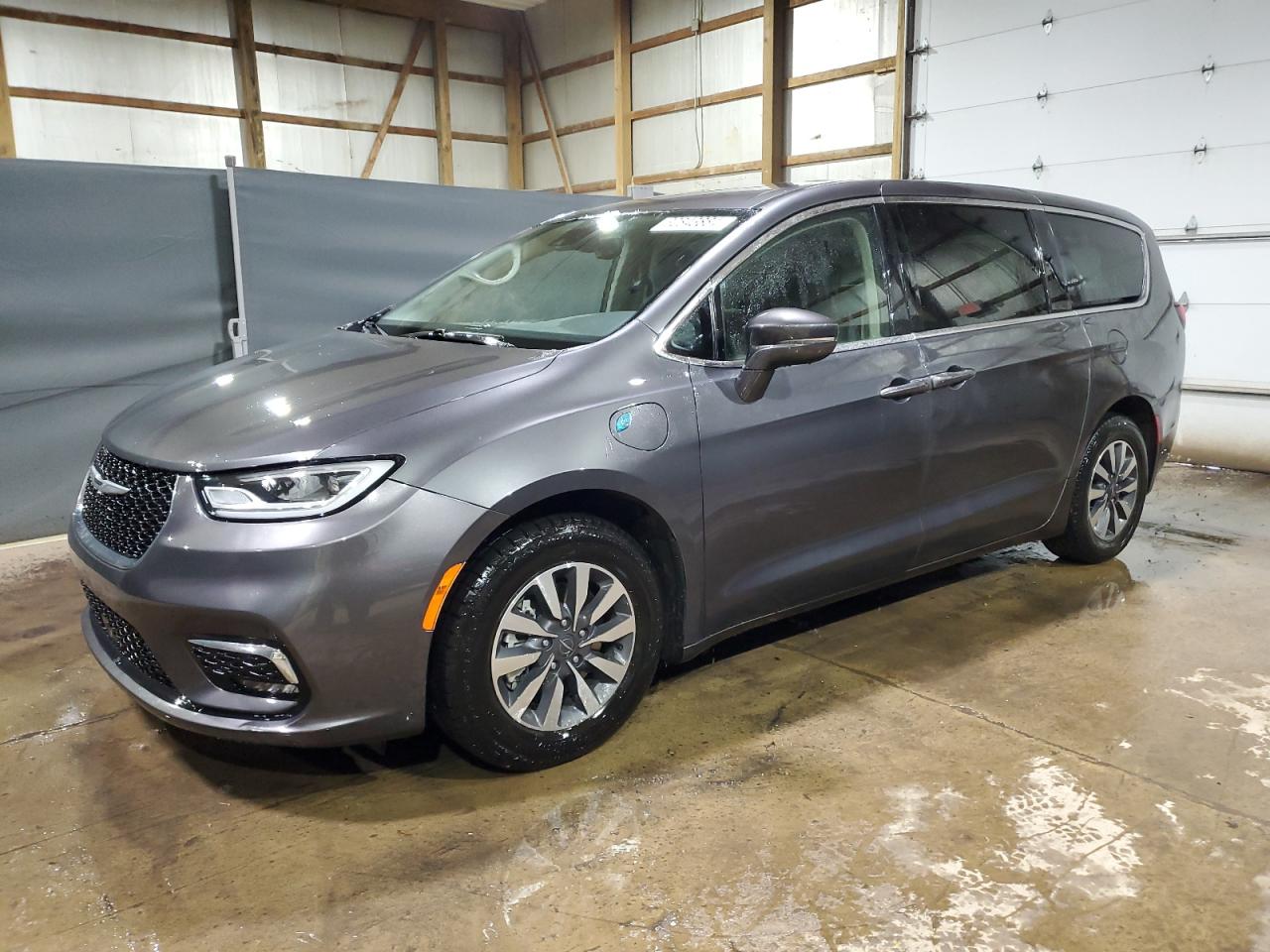 2C4RC1L72NR129805 2022 Chrysler Pacifica Hybrid Touring L