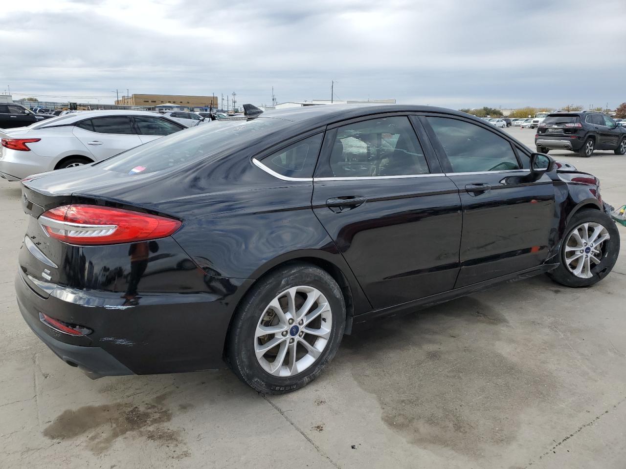 3FA6P0HD1LR135477 2020 Ford Fusion Se