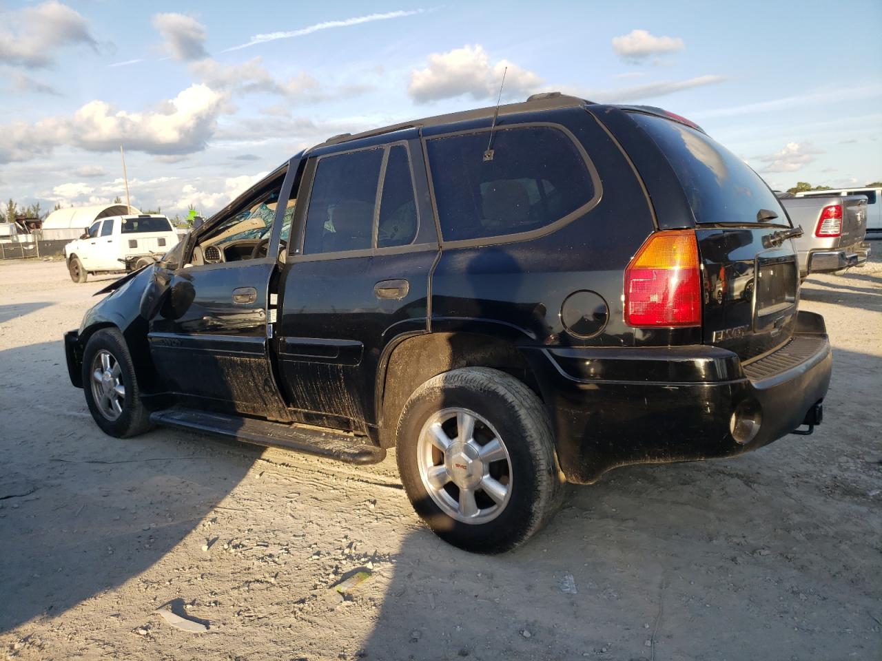 2003 GMC Envoy VIN: 1GKDT13S332109755 Lot: 86481174