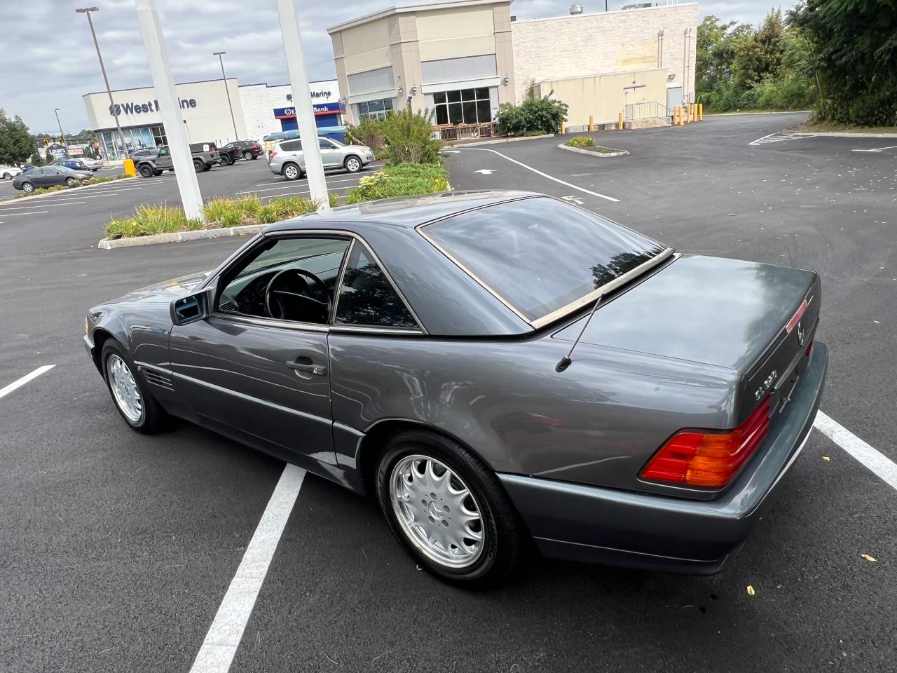 1995 Mercedes-Benz Sl 320 VIN: WDBFA63E5SF111028 Lot: 83702644