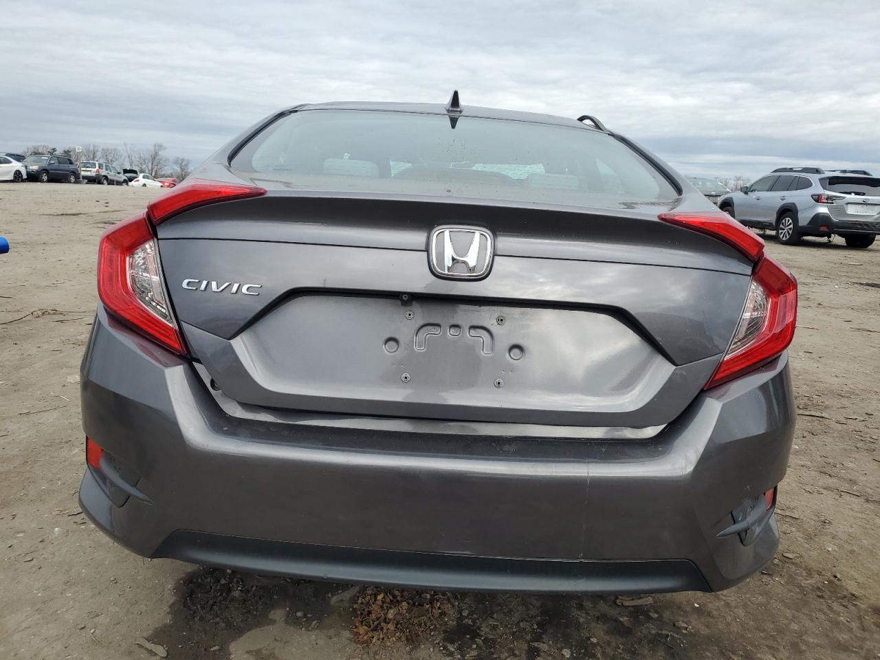 2HGFC2F79JH520617 2018 Honda Civic Ex