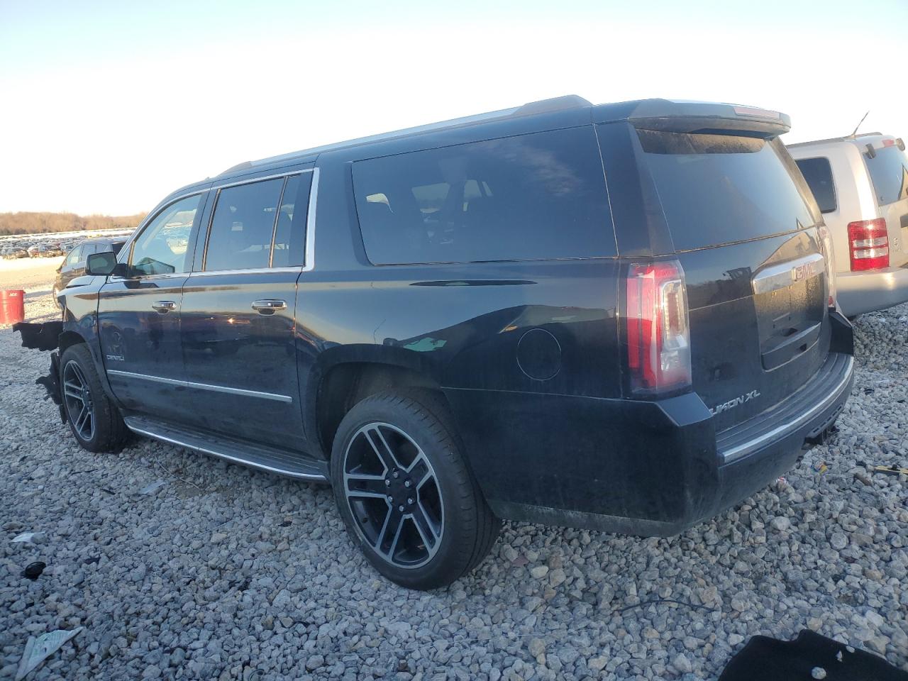 2016 GMC Yukon Xl Denali VIN: 1GKS2HKJ6GR396517 Lot: 85908534