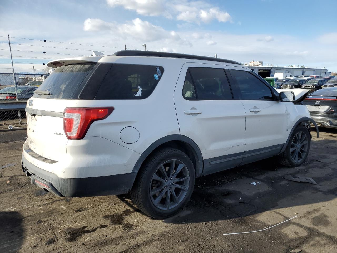 1FM5K8D87HGC32205 2017 Ford Explorer Xlt