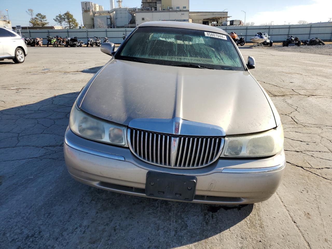 1LNHM81W0YY867447 2000 Lincoln Town Car Executive