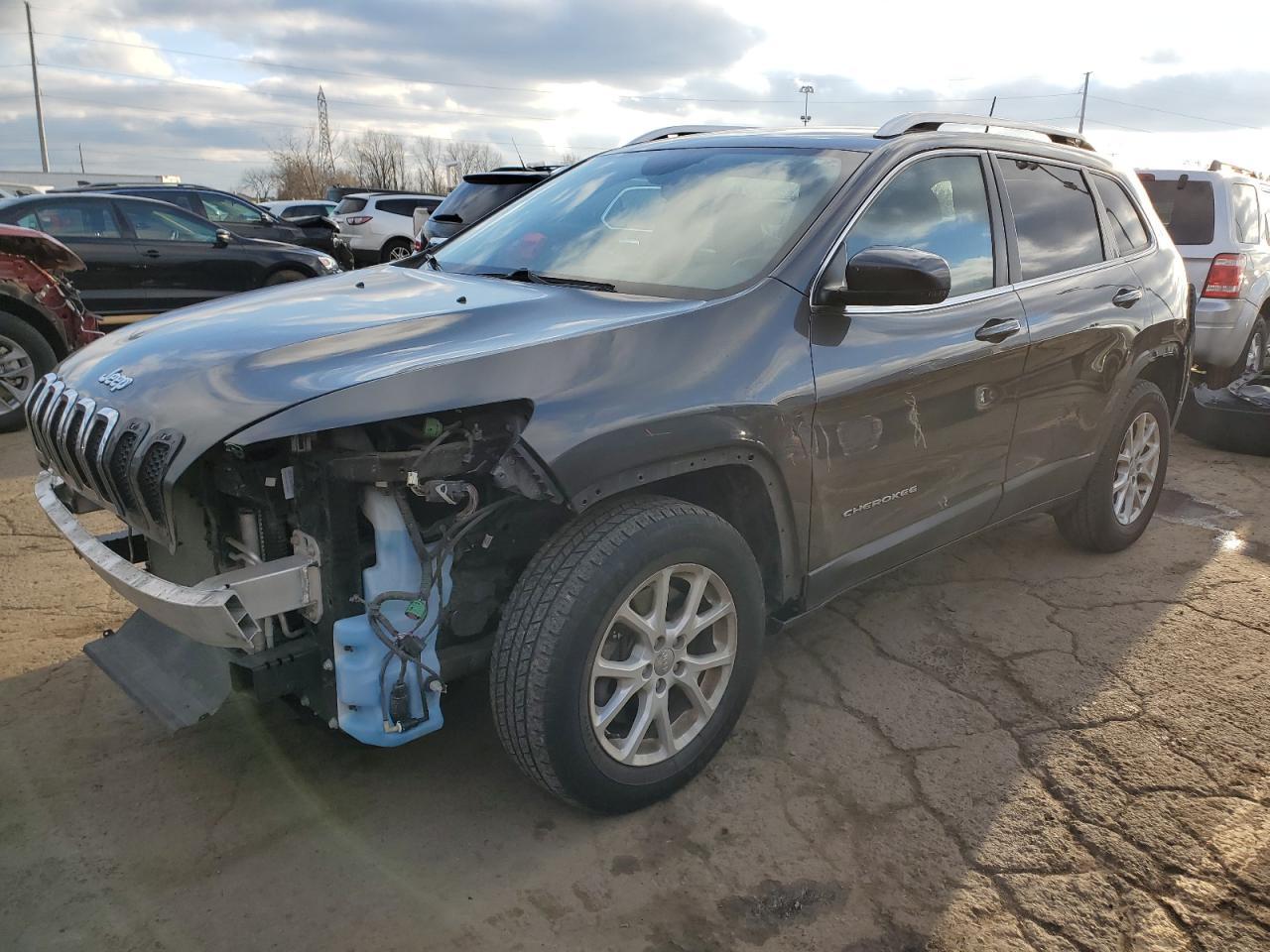 2017 Jeep Cherokee Latitude VIN: 1C4PJMCB2HW591067 Lot: 83093534