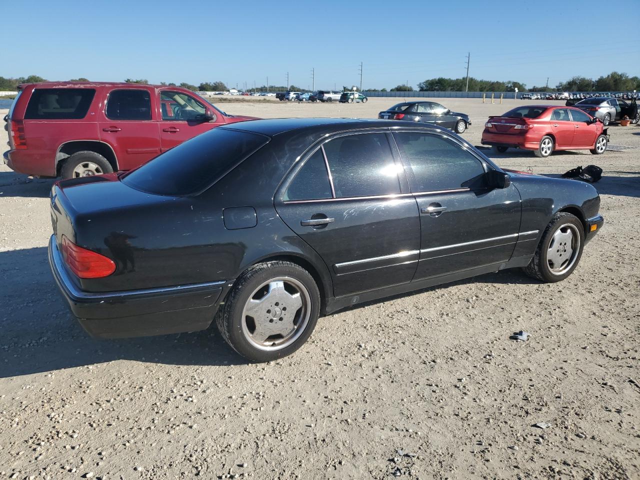 1998 Mercedes-Benz E 320 VIN: WDBJF65F3WA663759 Lot: 84286624