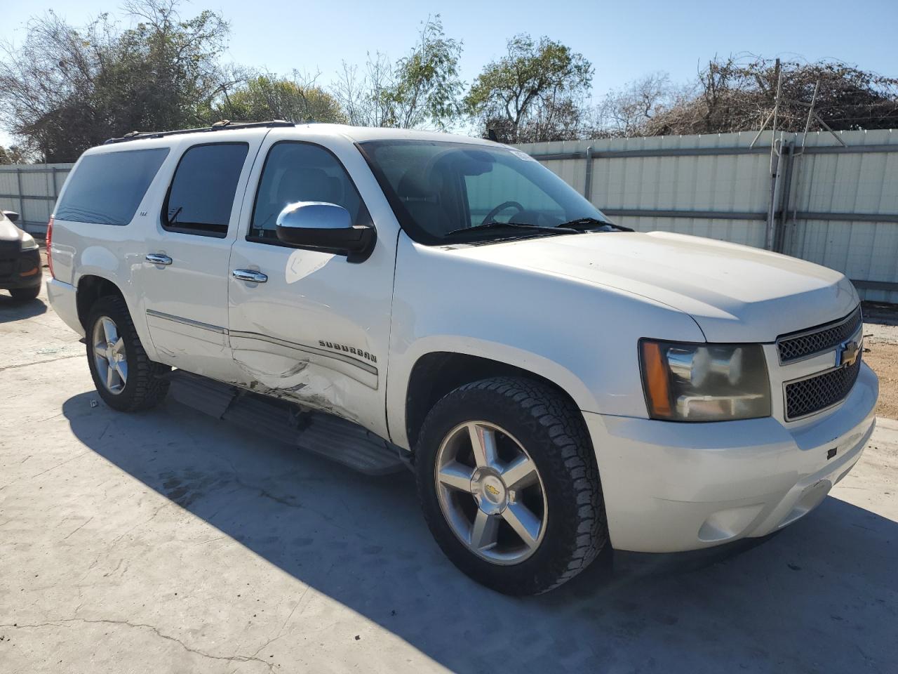 2011 Chevrolet Suburban C1500 Ltz VIN: 1GNSCKE04BR241117 Lot: 85741444