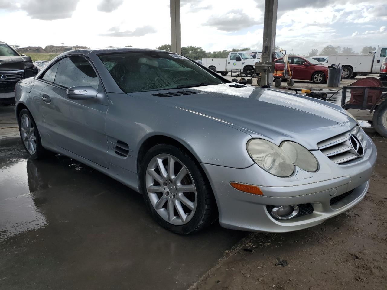 2007 Mercedes-Benz Sl 550 VIN: WDBSK71F27F124405 Lot: 84946224