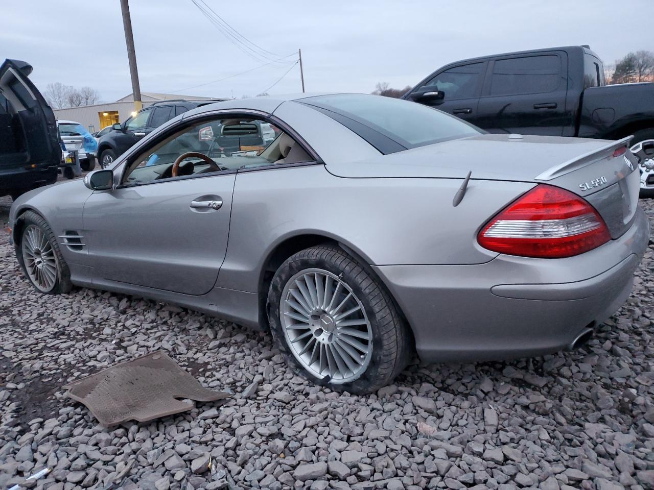 2007 Mercedes-Benz Sl 550 VIN: WDBSK71F47F122803 Lot: 83646184