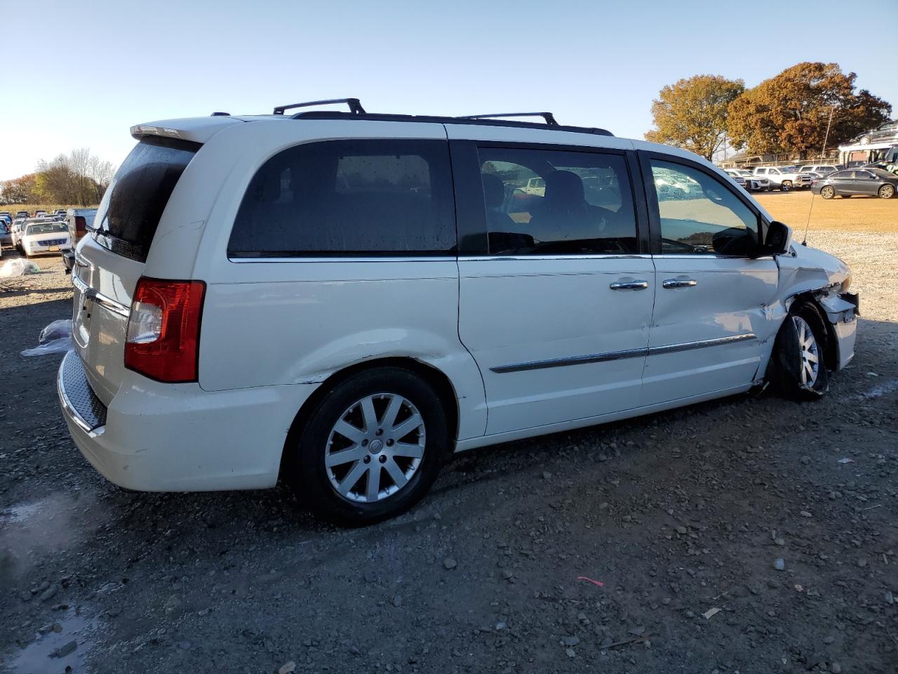 2011 Chrysler Town & Country Touring L VIN: 2A4RR8DG1BR619311 Lot: 83063154