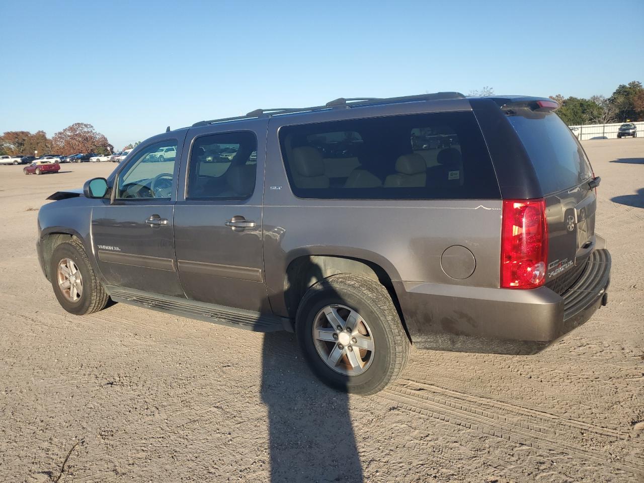 2011 GMC Yukon Xl C1500 Slt VIN: 1GKS1KE09BR271636 Lot: 85499874