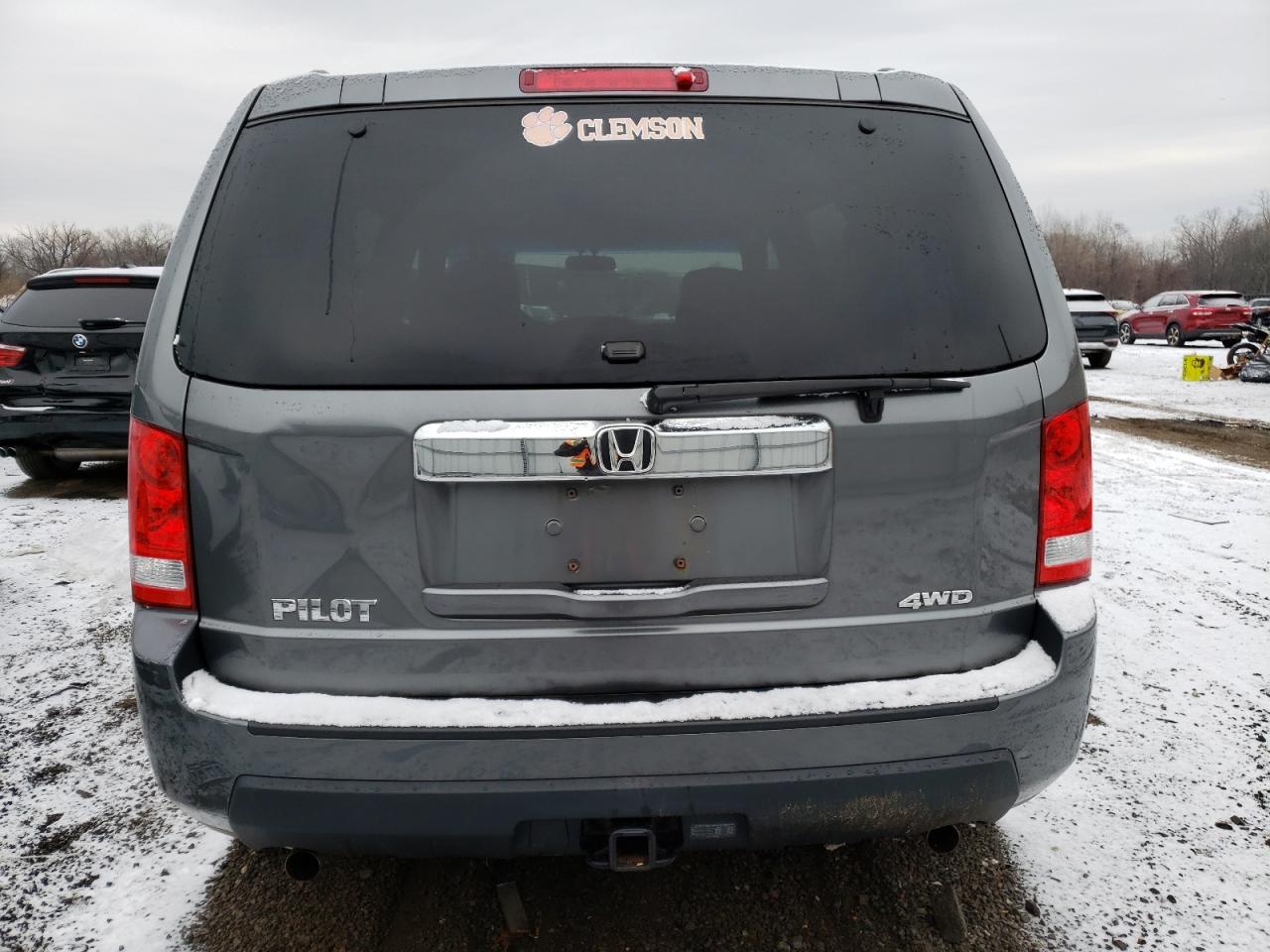 2011 Honda Pilot Lx VIN: 5FNYF4H21BB088883 Lot: 84765334